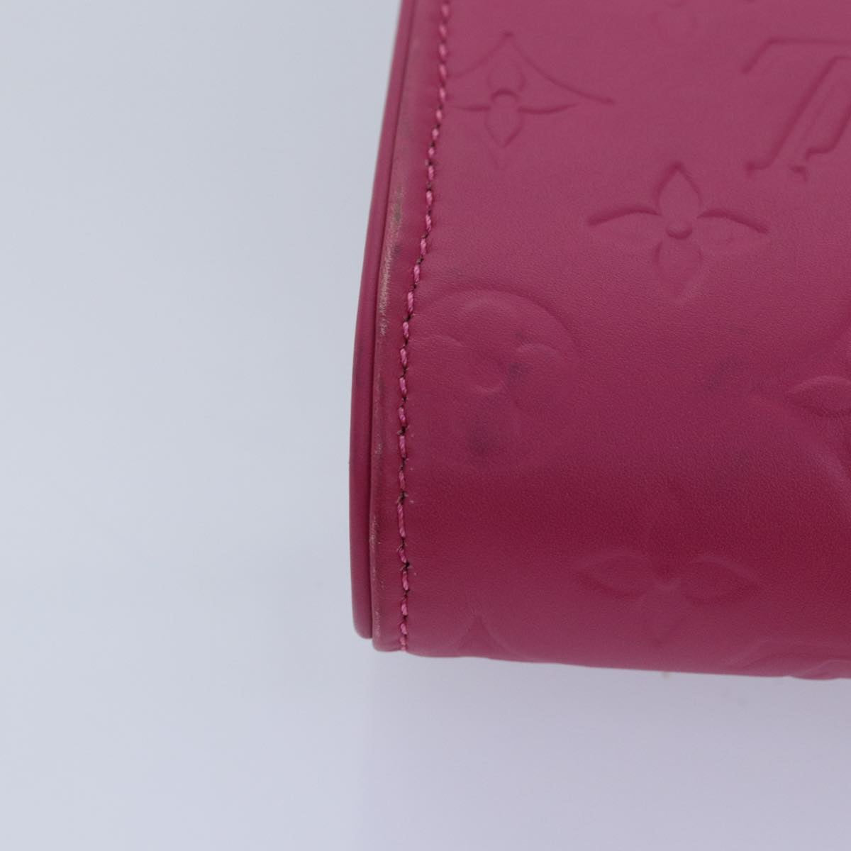 LOUIS VUITTON Monogram Pochette Courtney Bag Embossed leather Pink Auth yk14516SAV