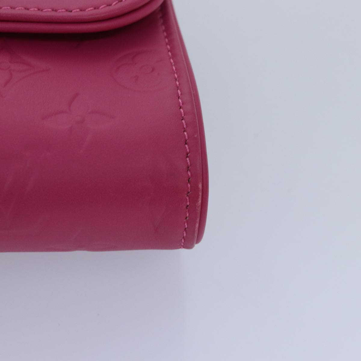 LOUIS VUITTON Monogram Pochette Courtney Bag Embossed leather Pink Auth yk14516SAV