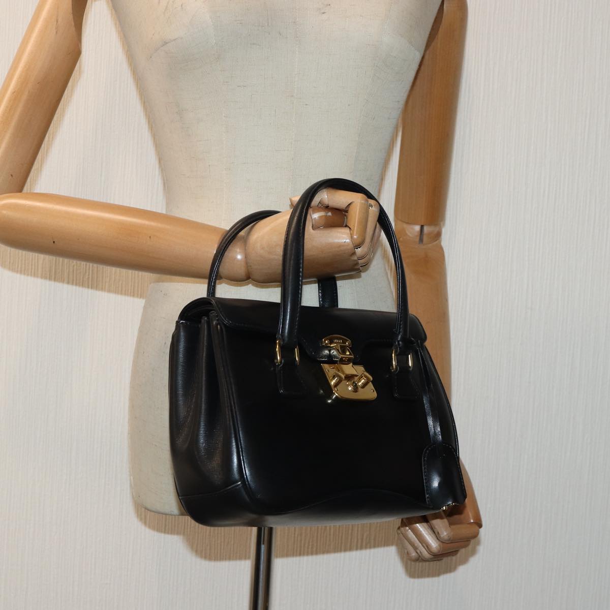 GUCCI Ready Lock Hand Bag Leather Black Gold 000 46 0227 Auth yk14632