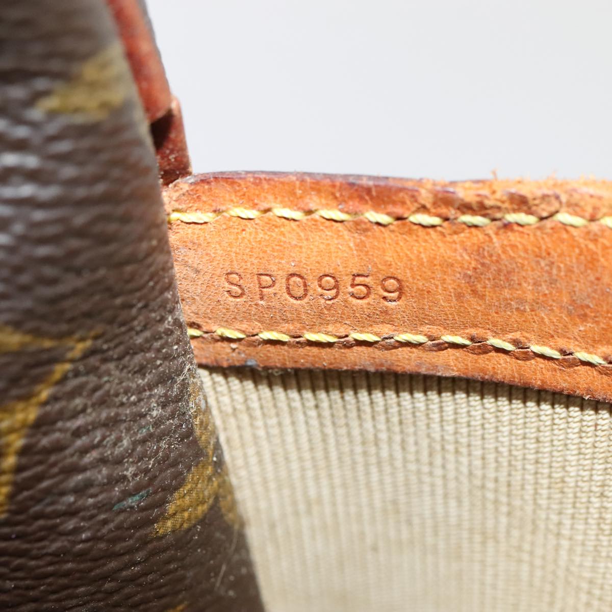 LOUIS VUITTON Monogram Reporter PM Shoulder Bag M45254 LV Auth yk14682