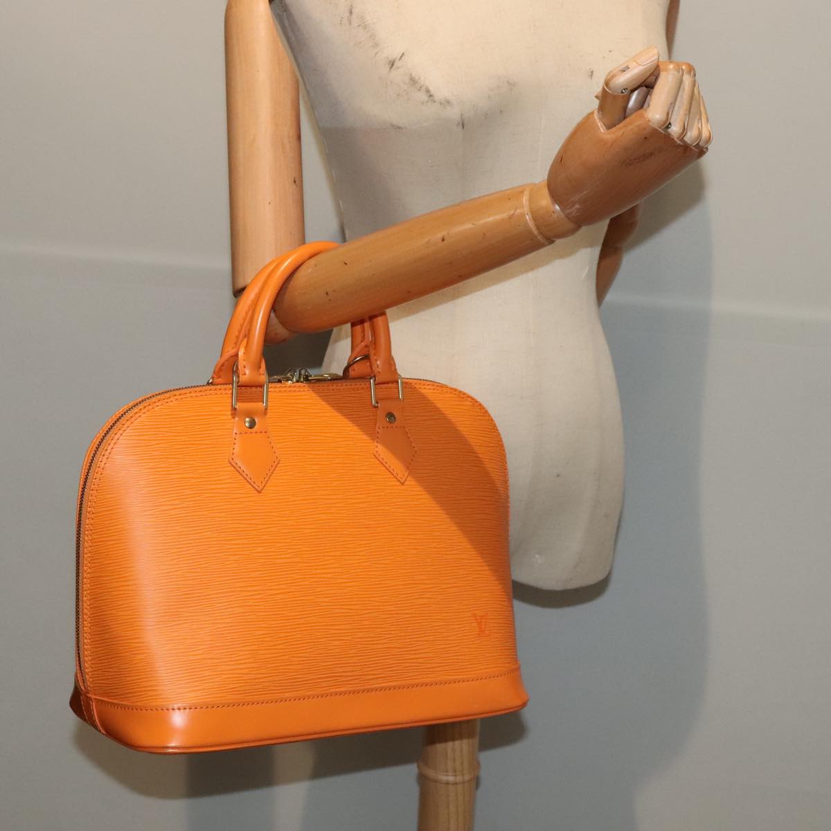 LOUIS VUITTON Epi Alma Hand Bag Orange Mandarin M5214H LV Auth yk14740