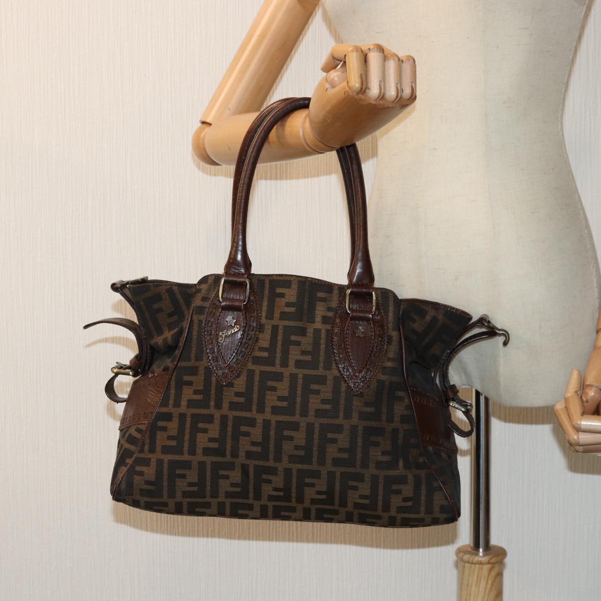 FENDI Zucca Canvas Hand Bag Brown Black Auth yk14810