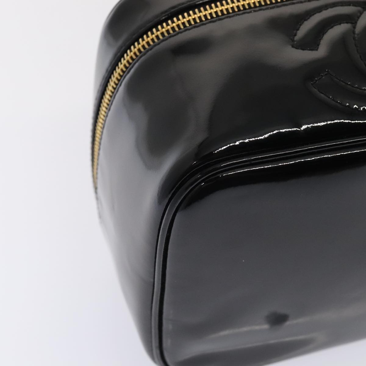 CHANEL COCO Mark Vanity Pouch Patent leather Black Gold CC Auth yk15099