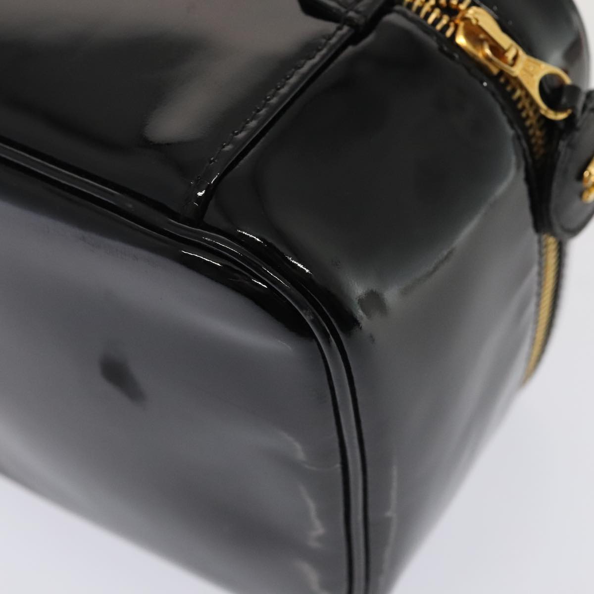 CHANEL COCO Mark Vanity Pouch Patent leather Black Gold CC Auth yk15099