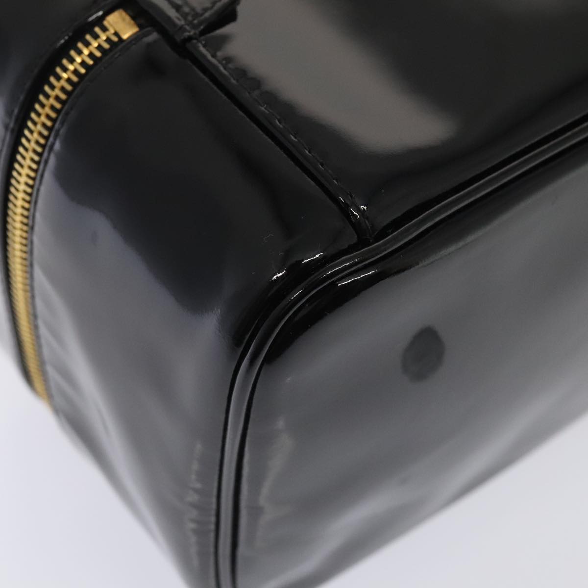 CHANEL COCO Mark Vanity Pouch Patent leather Black Gold CC Auth yk15099