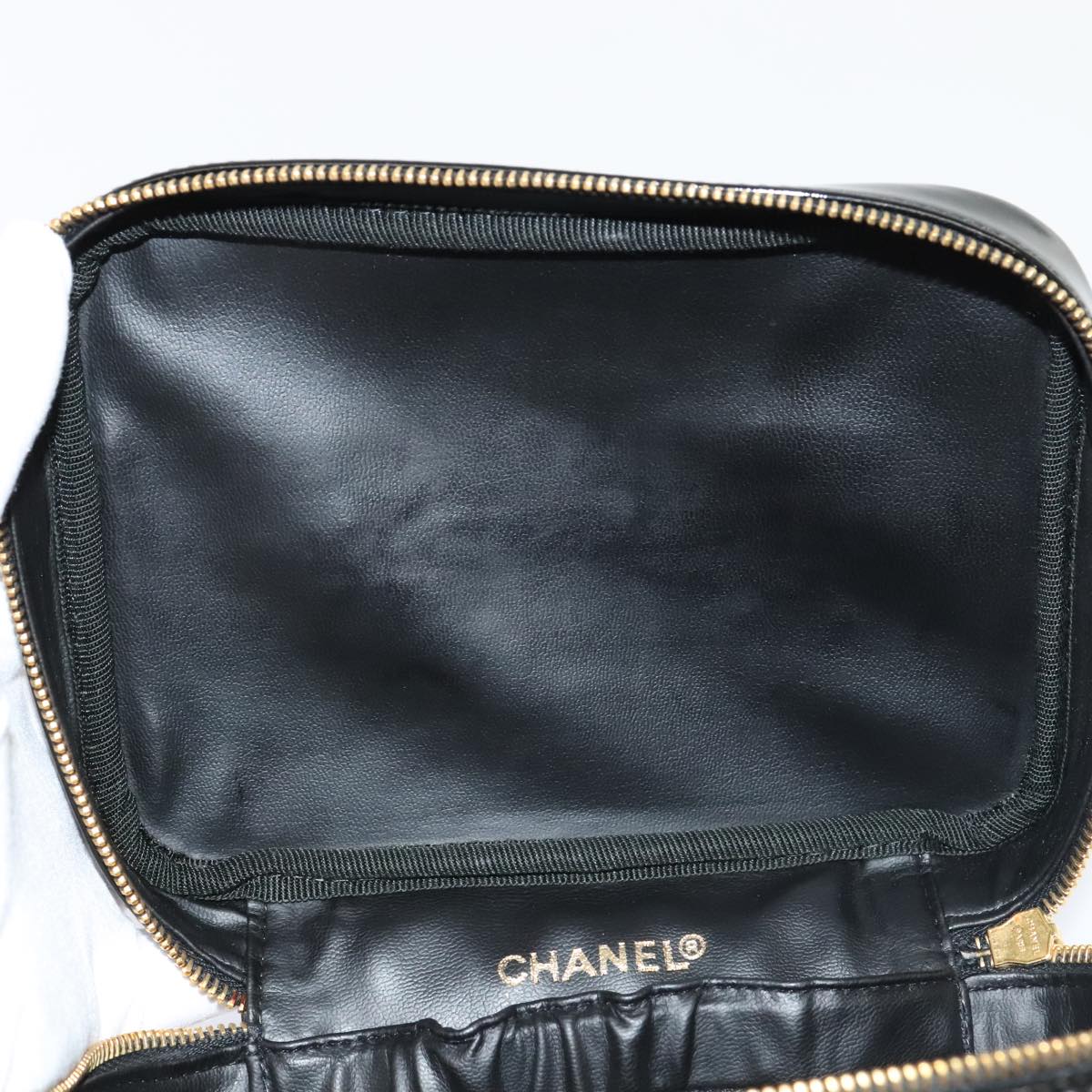 CHANEL COCO Mark Vanity Pouch Patent leather Black Gold CC Auth yk15099