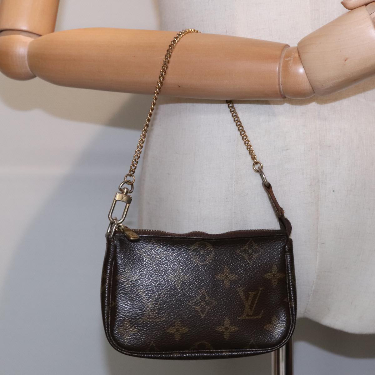 LOUIS VUITTON Monogram Mini Pochette Accessoires Pouch M58009 LV Auth yk15219