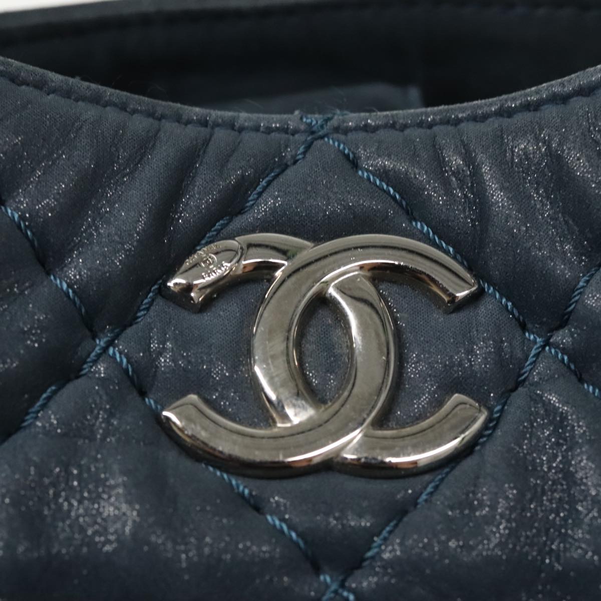 CHANEL Matelasse Chain Shoulder Bag Leather Navy Silver CC Auth yk15839