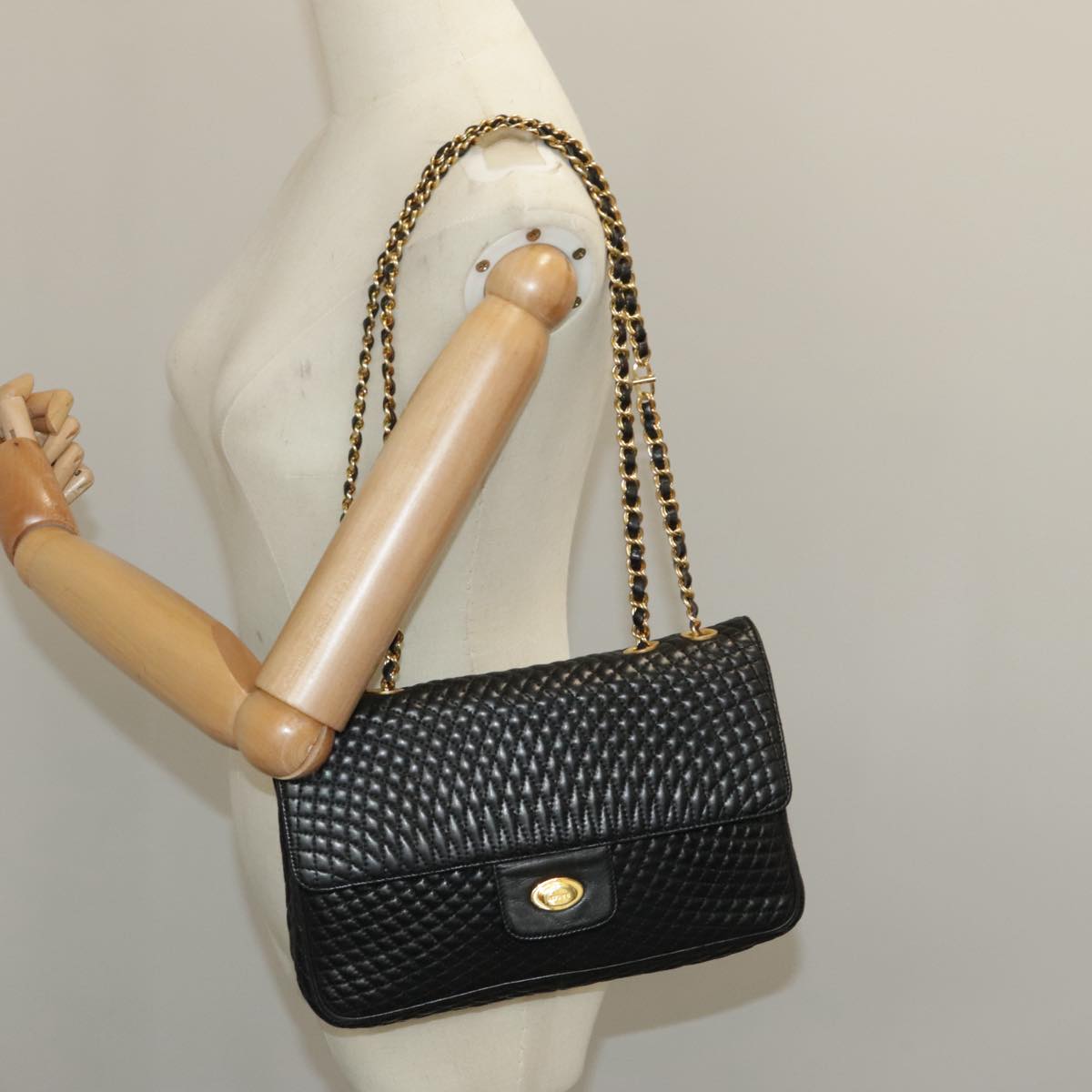 BALLY Chain Shoulder Bag Leather Black Gold Auth yk15879