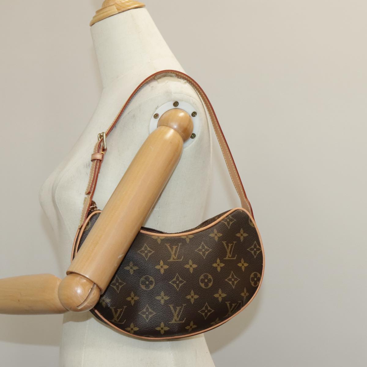 LOUIS VUITTON Monogram Pochette Croissant Shoulder Bag M51510 LV Auth yk15895A