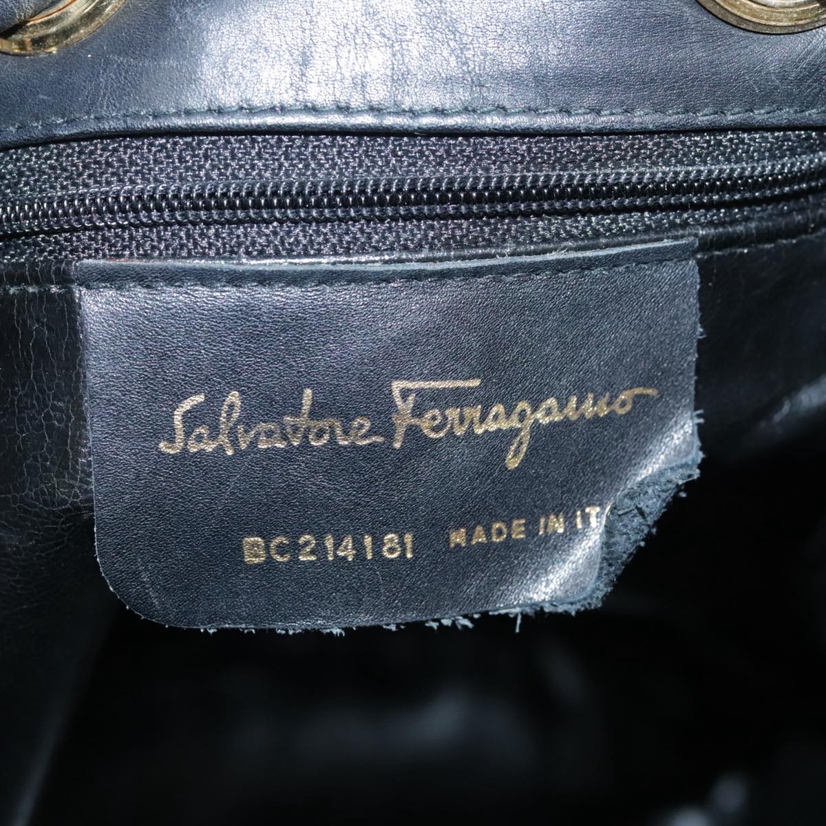 Salvatore Ferragamo Vala Shoulder Bag Leather Black Gold Auth yk16030