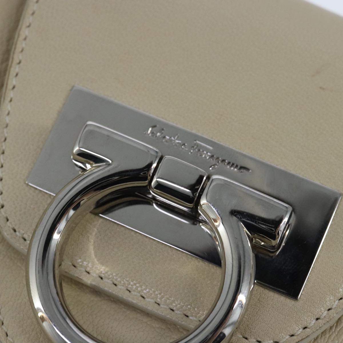 Salvatore Ferragamo Gancini Hand Bag Leather Beige Silver Auth yk16104