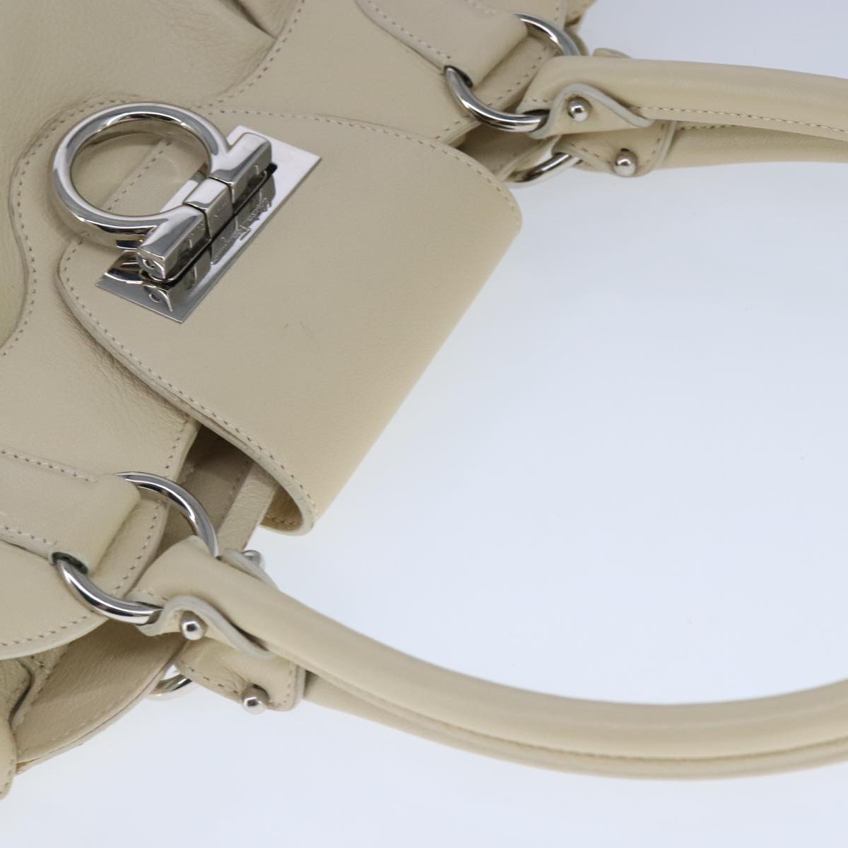 Salvatore Ferragamo Gancini Hand Bag Leather Beige Silver Auth yk16104