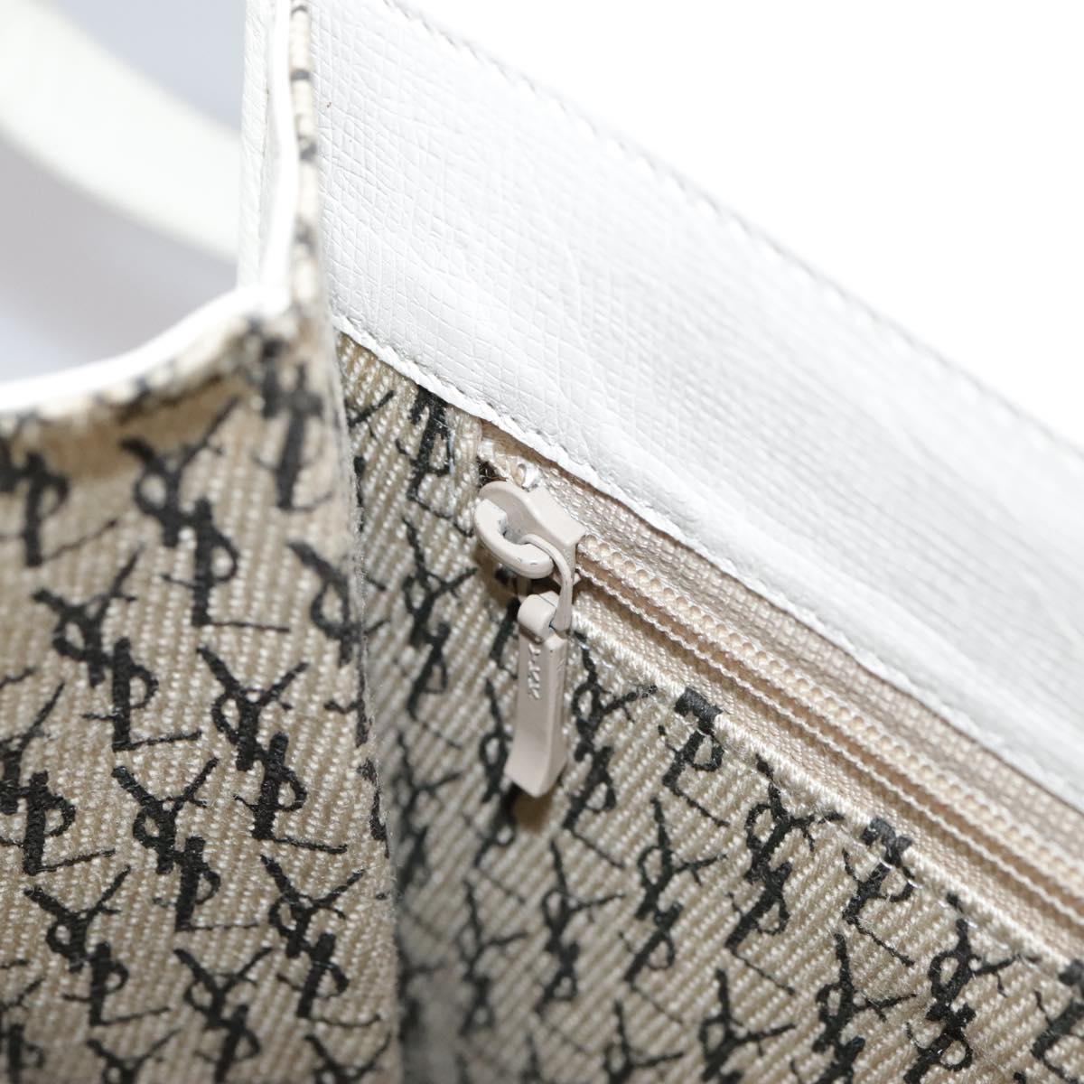 SAINT LAURENT Shoulder Bag Leather White Gold Auth yk16321