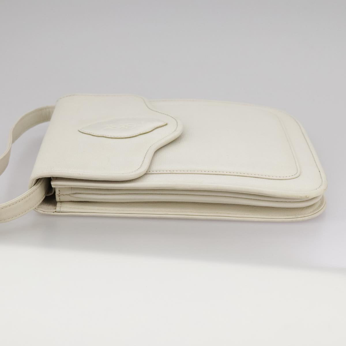 SAINT LAURENT Shoulder Bag Leather White Gold Auth yk16321