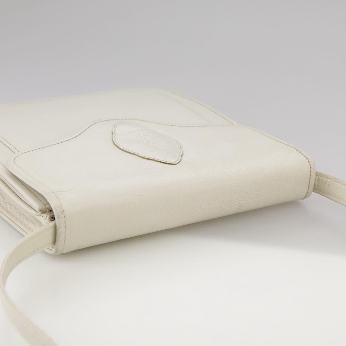 SAINT LAURENT Shoulder Bag Leather White Gold Auth yk16321