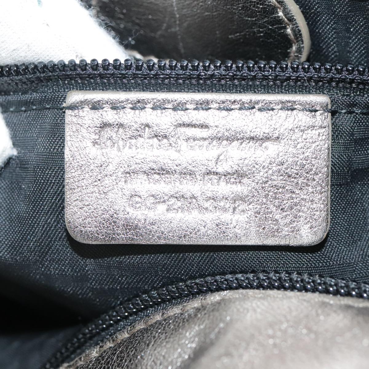 Salvatore Ferragamo Gancini Hand Bag Leather Gold Tone Auth yk16674