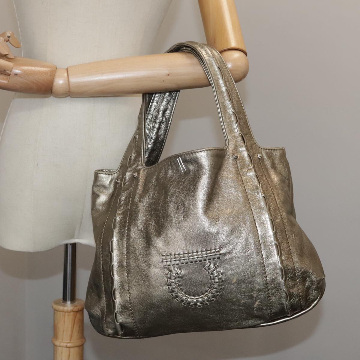 Salvatore Ferragamo Gancini Hand Bag Leather Gold Tone Auth yk16674