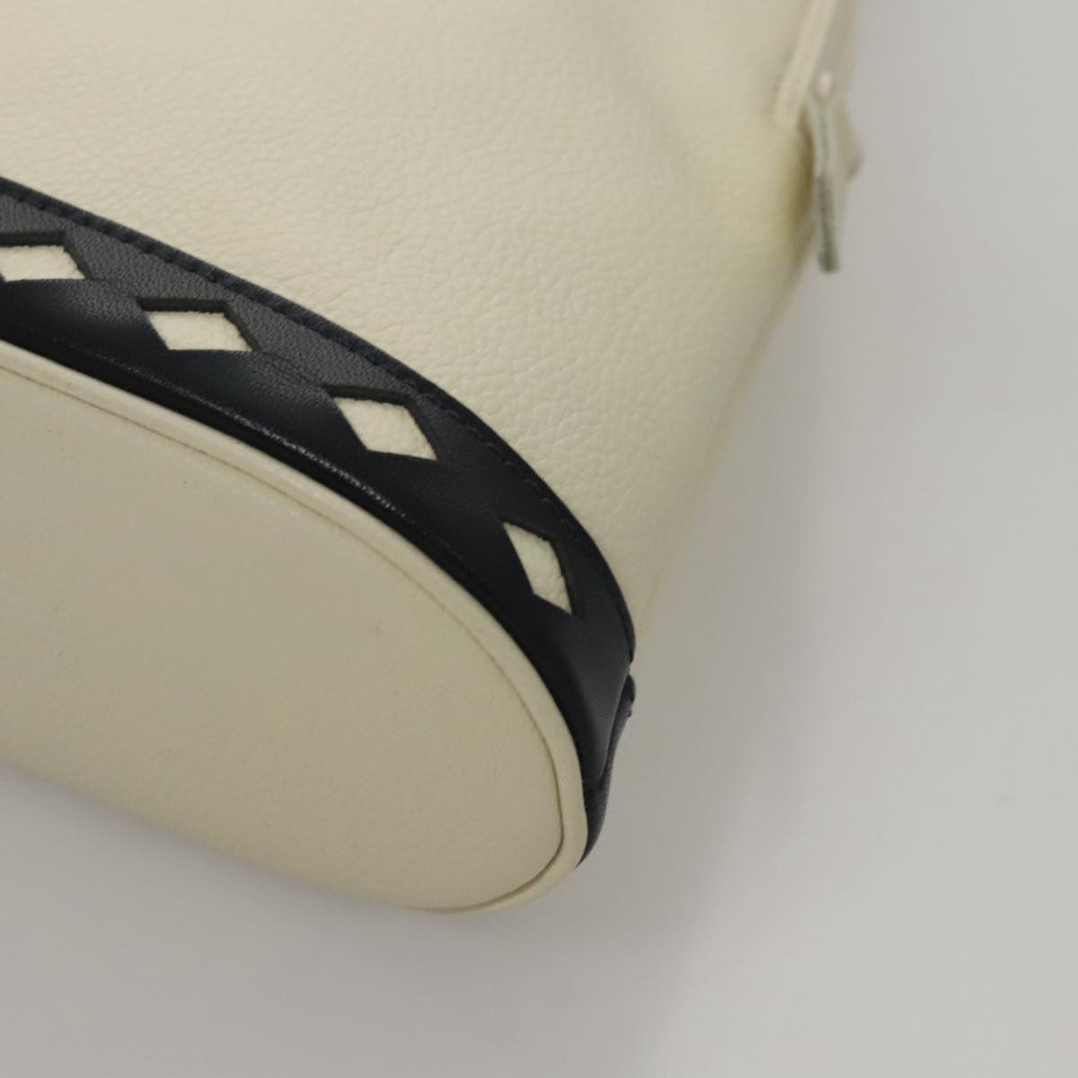 SAINT LAURENT Hand Bag Leather White Auth yk16838