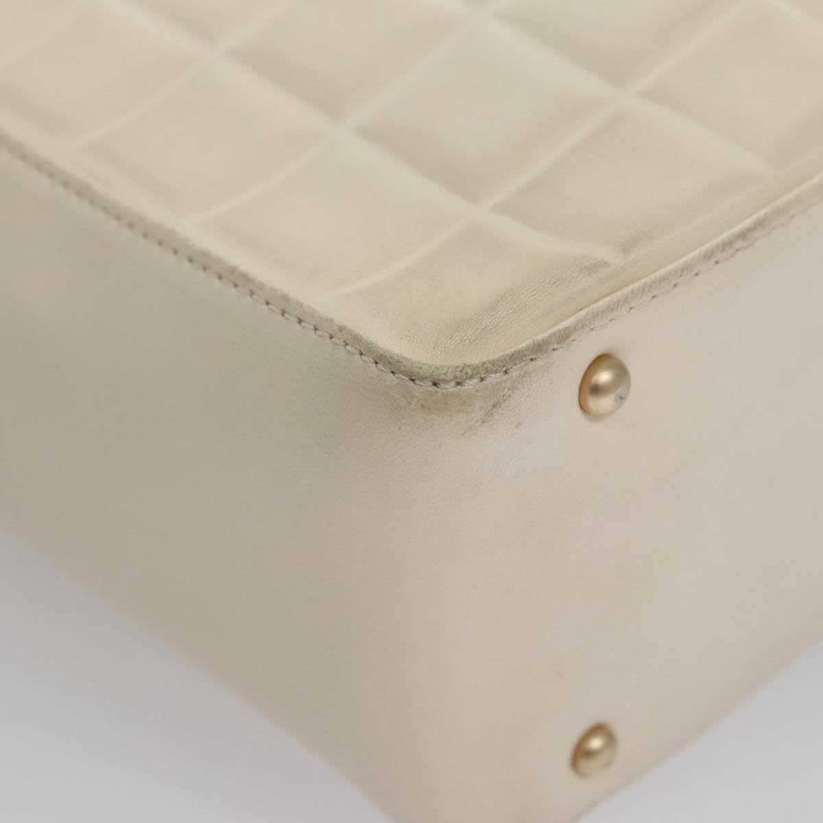 CHANEL Choco Bar Shoulder Bag Leather White CC Auth yk17128