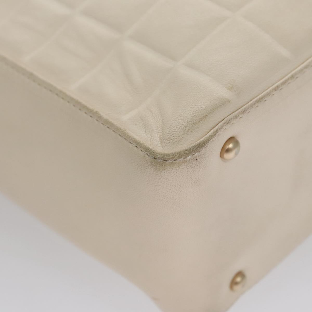 CHANEL Choco Bar Shoulder Bag Leather White CC Auth yk17128