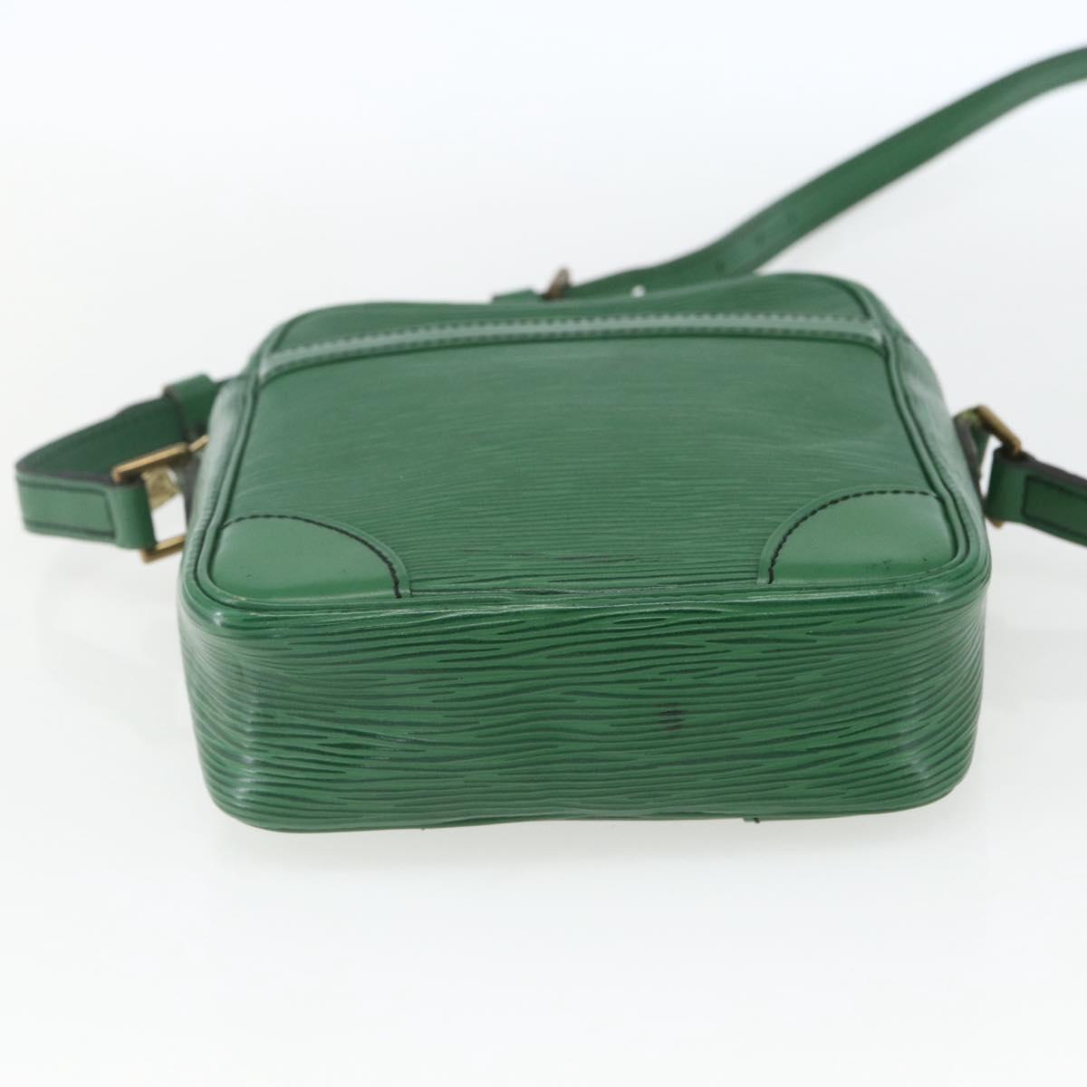 LOUIS VUITTON Epi Danube Shoulder Bag Green M45634 LV Auth yk19922