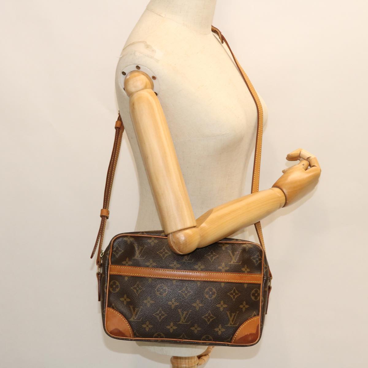 LOUIS VUITTON Monogram Trocadero 27 Shoulder Bag M51274 LV Auth yk8469