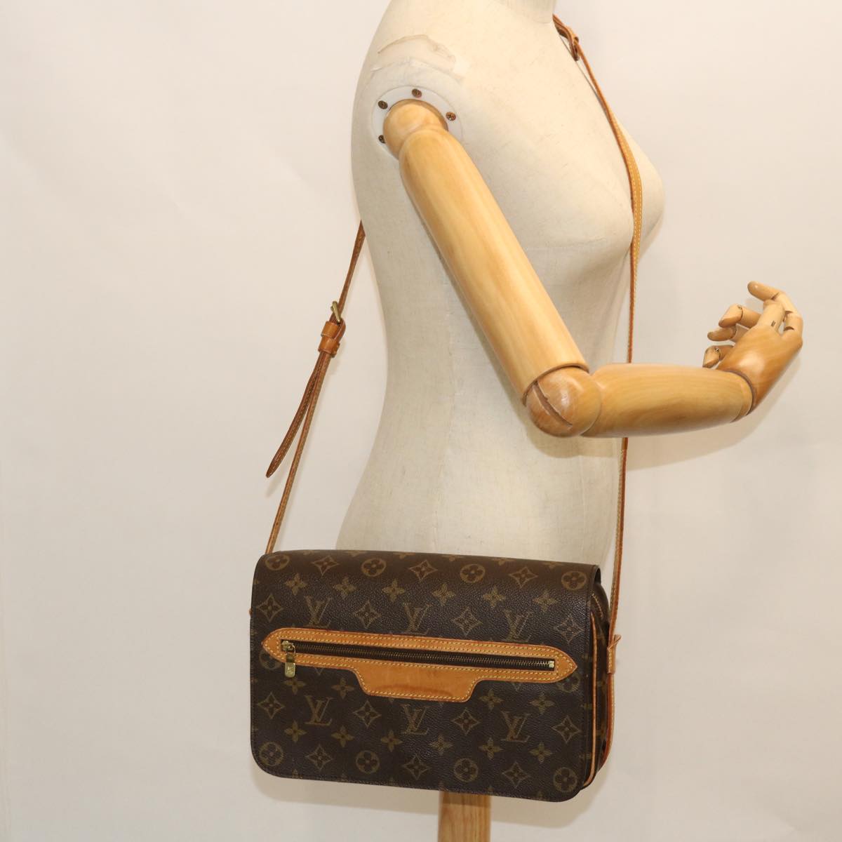 LOUIS VUITTON Monogram Saint Germain 28 Shoulder Bag M51207 LV Auth yk8477