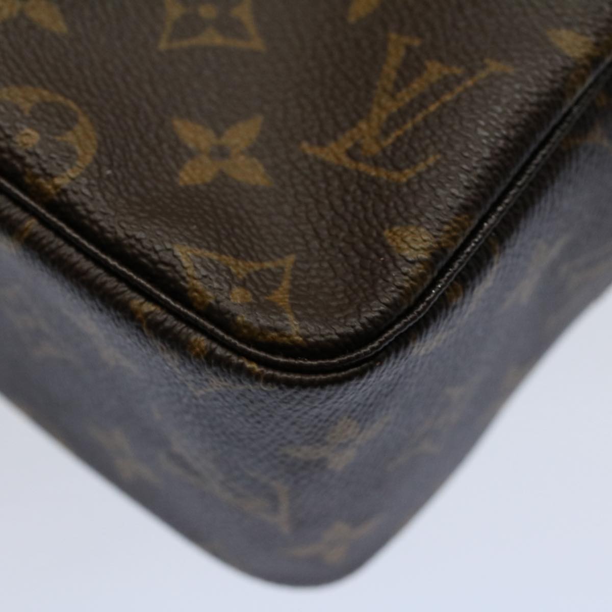 LOUIS VUITTON Monogram Trousse Toilette 28 Clutch Bag M47522 LV Auth yk8827