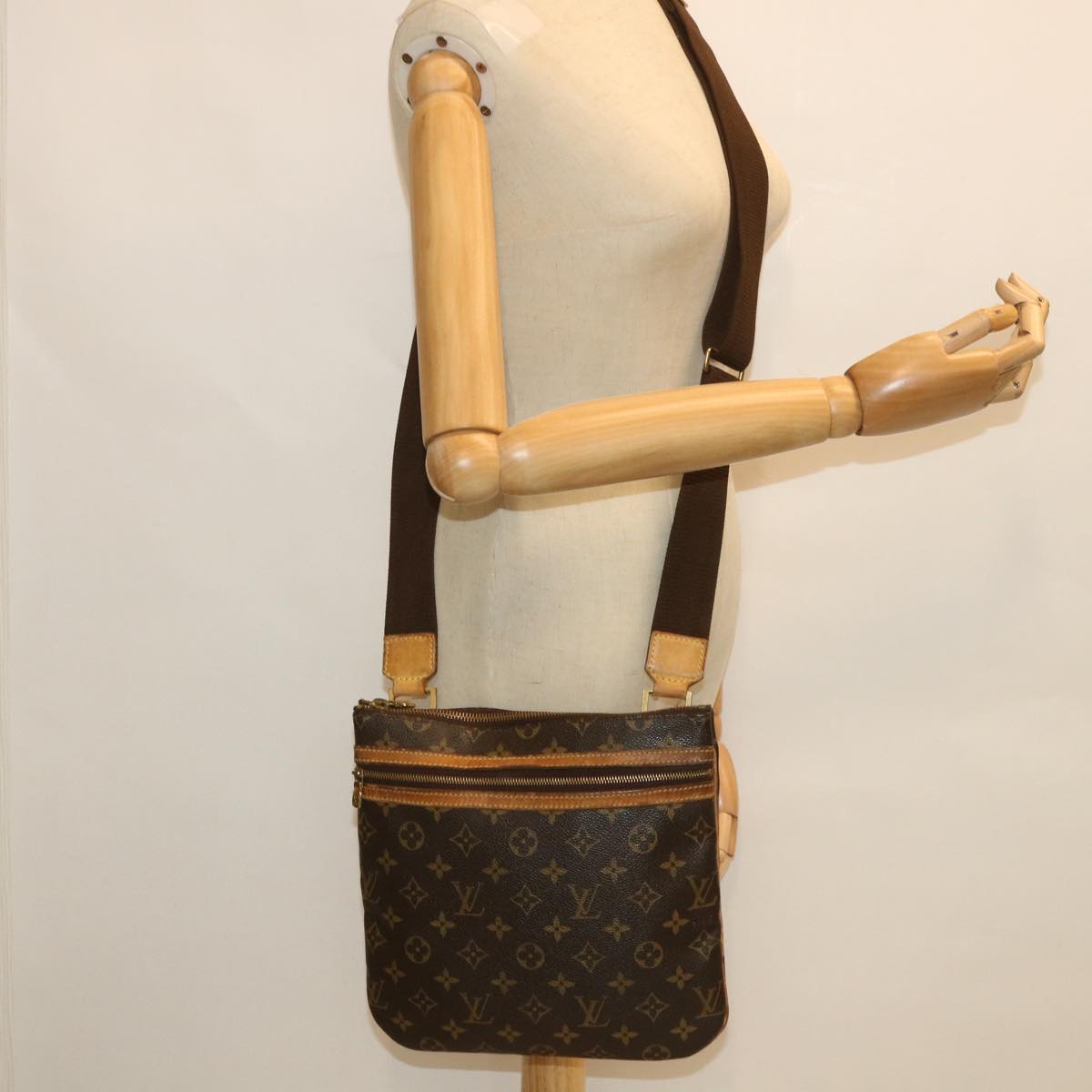 LOUIS VUITTON Monogram Pochette Bosphore Shoulder Bag M40044 LV Auth yk8977