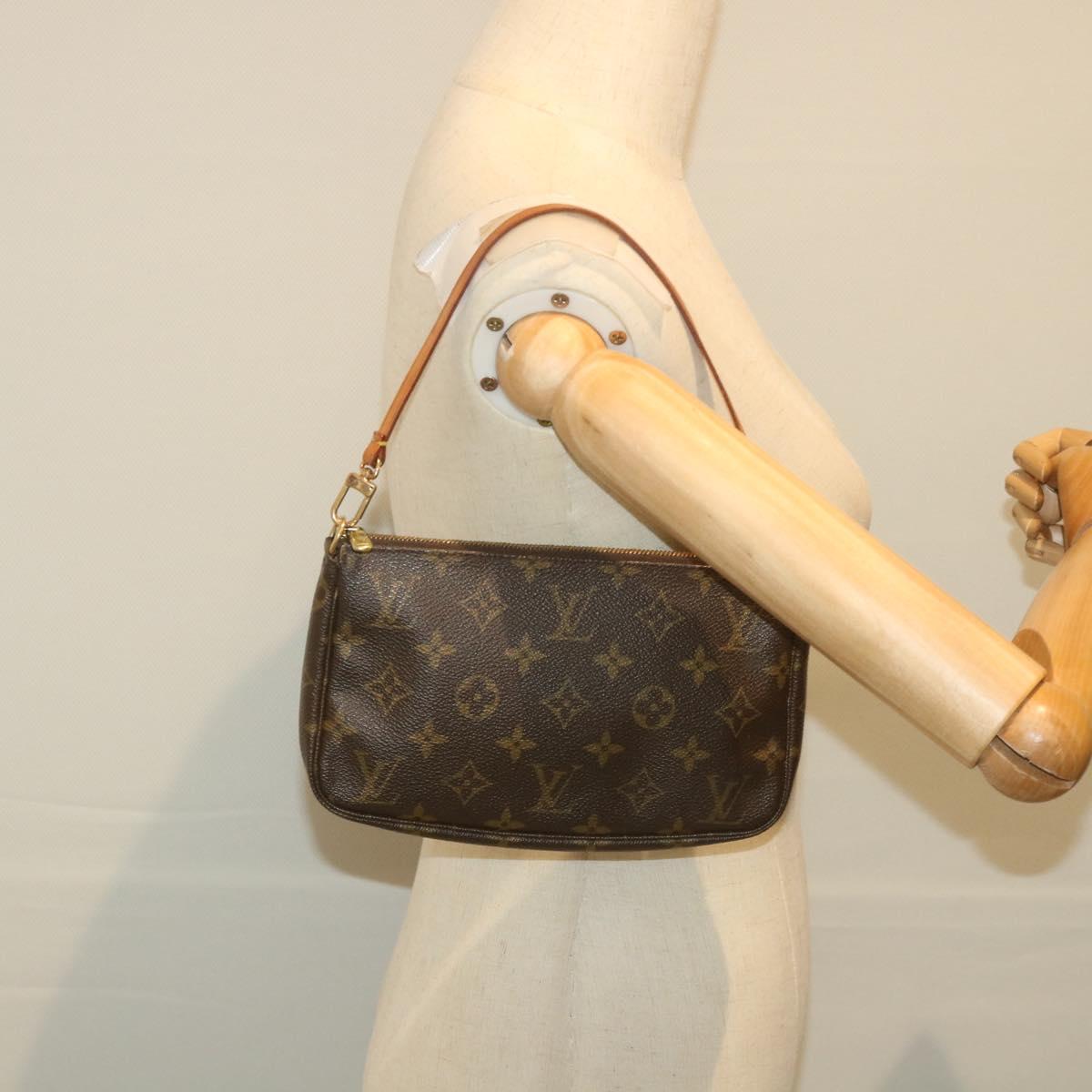 LOUIS VUITTON Monogram Pochette Accessoires Pouch M51980 LV Auth yk9243