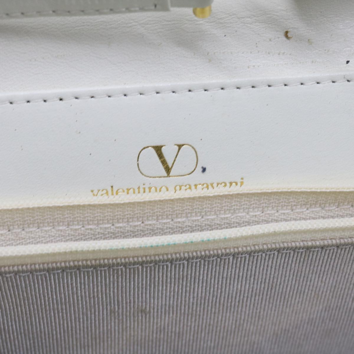 VALENTINO V Stitch Shoulder Bag Leather White Auth yk9280