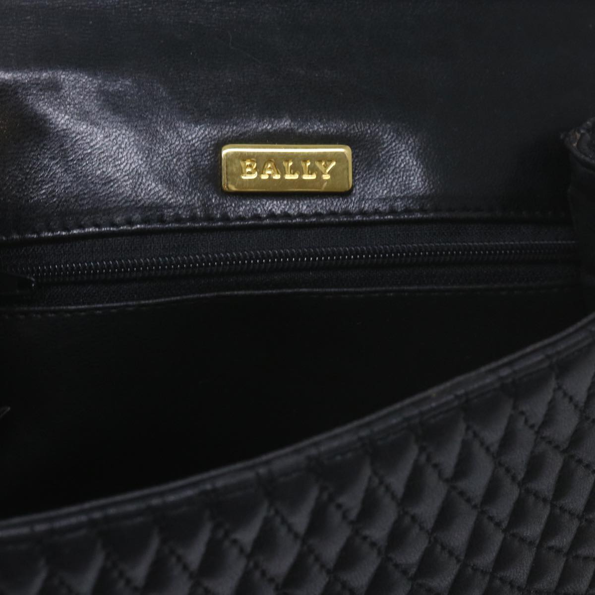 BALLY Quilted Chain Shoulder Bag Leather Black Auth yk9752